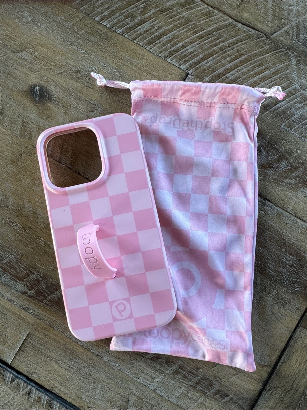 iPhone 15 Pro Loopy case - Blush checkered